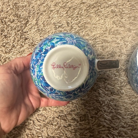 Lilly Pulitzer Set of 2 Coffee Mugs - Picture 4 of 5